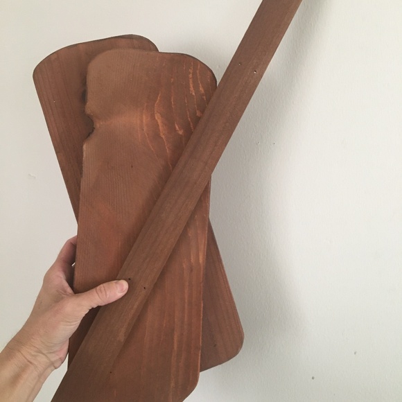 Midcentury Modern style solid wood wall shelf - Picture 6 of 6